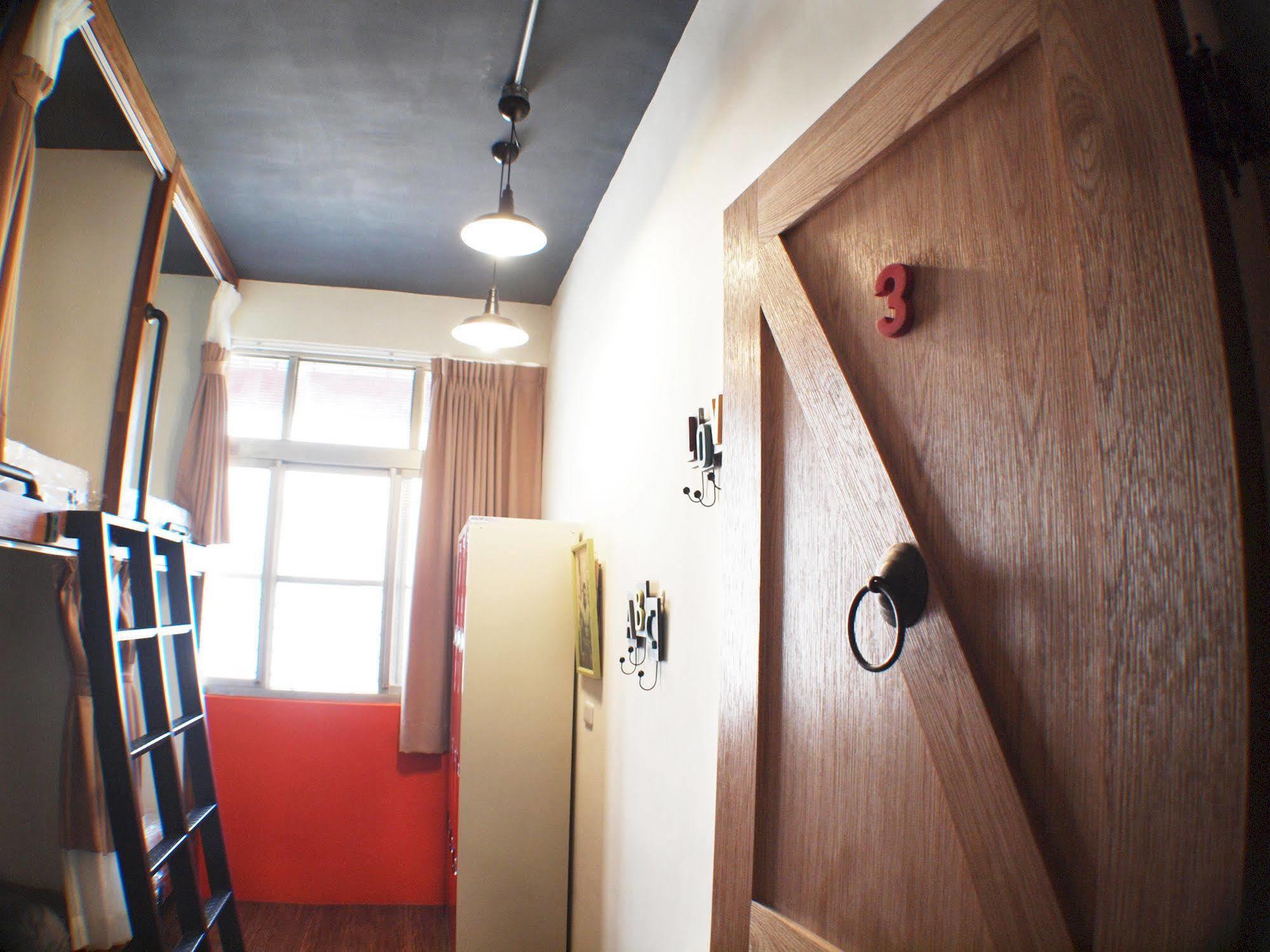 Knock Knock Hostel Kaohsiung Dış mekan fotoğraf
