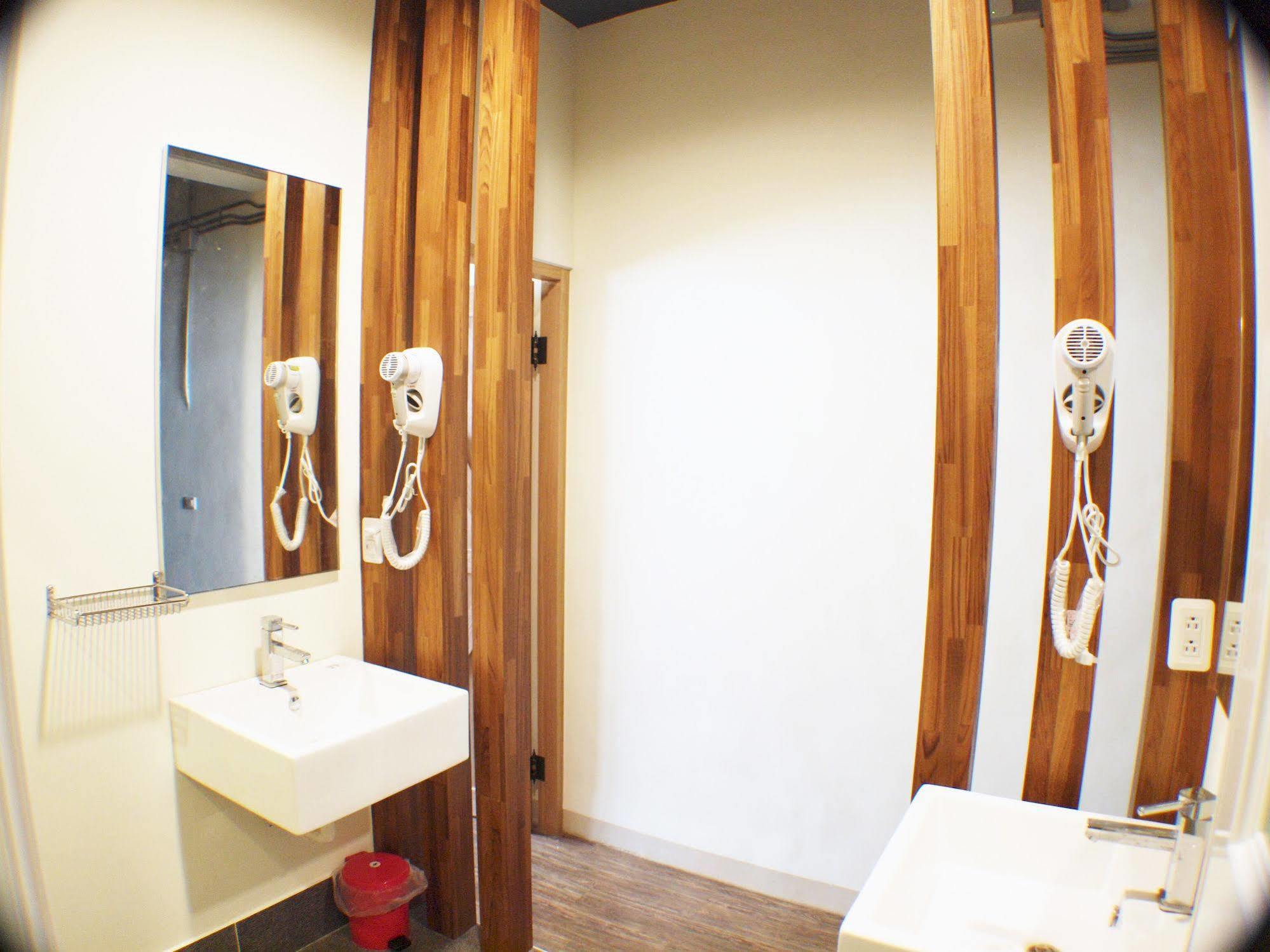 Knock Knock Hostel Kaohsiung Dış mekan fotoğraf
