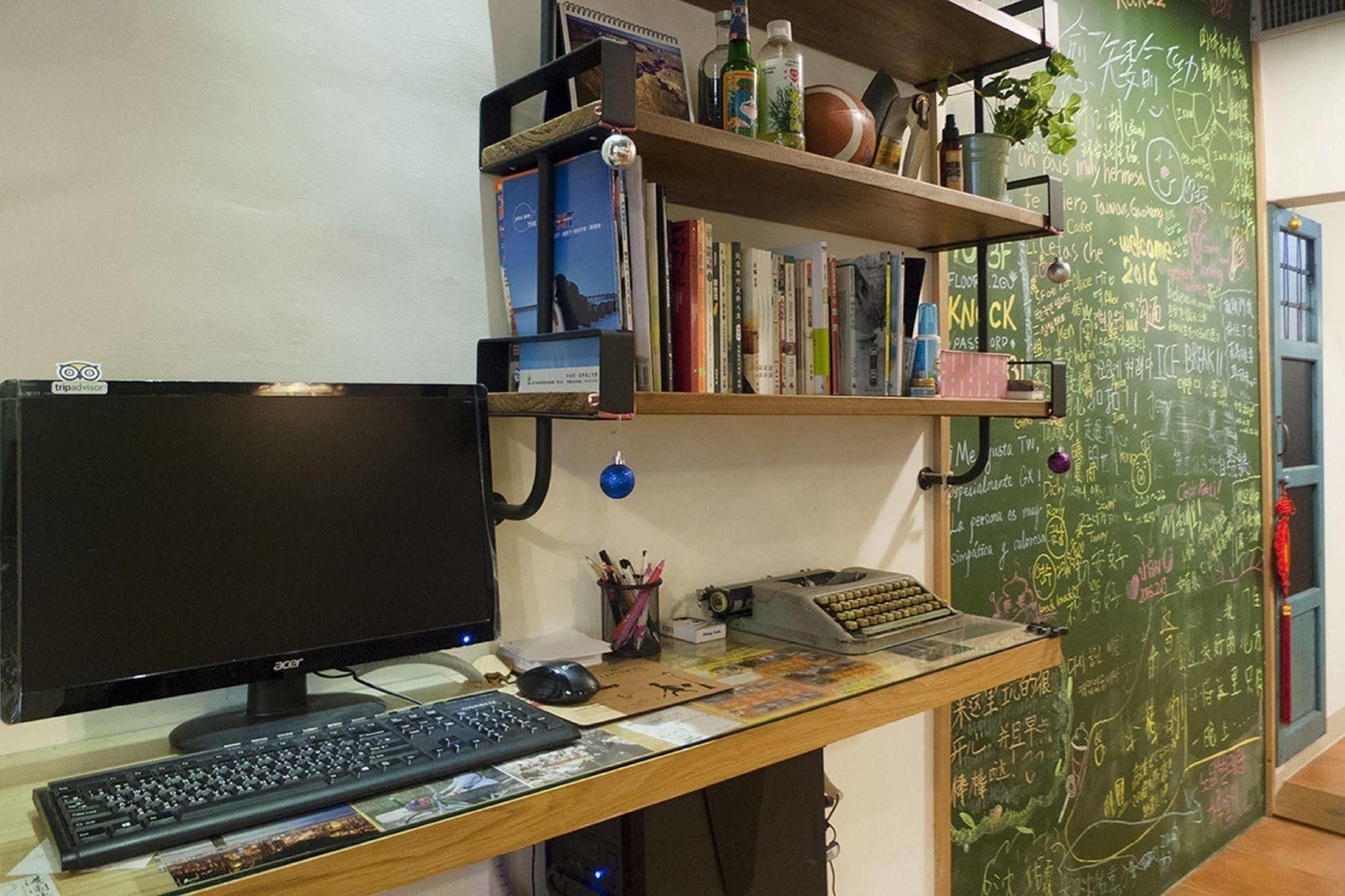 Knock Knock Hostel Kaohsiung Dış mekan fotoğraf
