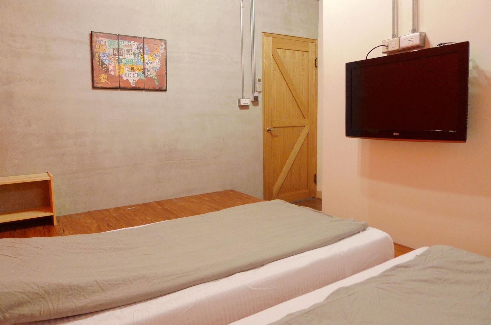 Knock Knock Hostel Kaohsiung Dış mekan fotoğraf
